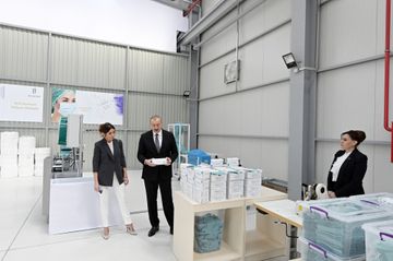 Prezident İlham Əliyev tibbi maska istehsalı müəssisəsinin açılışında iştirak edib - YENİLƏNİB