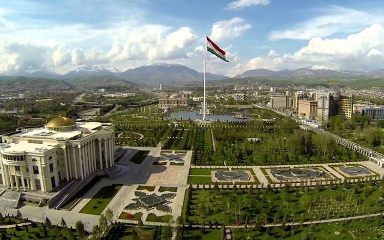 Tacikistan sərhədlərini bağlayıb