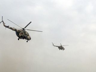 Hərbi Hava Qüvvələrinin helikopter bölmələri uçuş məşqləri keçirir  - VİDEO