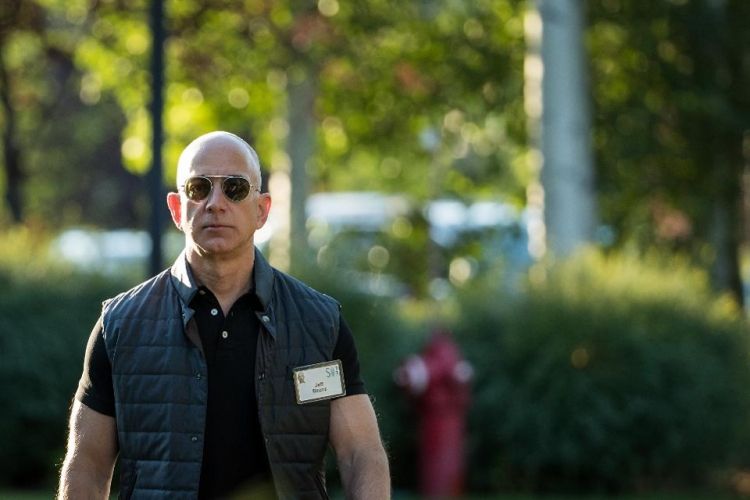 Глава Amazon за день разбогател на $6,4 миллиарда