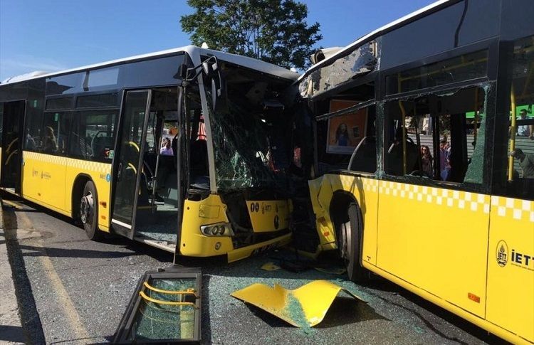 Metrobuses collide in Istanbul’s Avcılar as lines stop operating