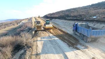 Şəkidə 6 yaşayış məntəqəsini əhatə edən yollar yenidən qurulur