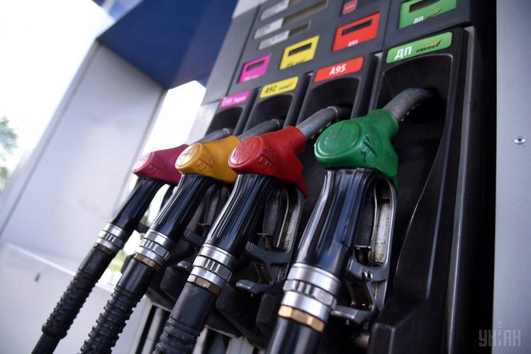 Azərbaycan avtomobil benzinin istehsalını 13%-dən çox artırıb - CƏDVƏL