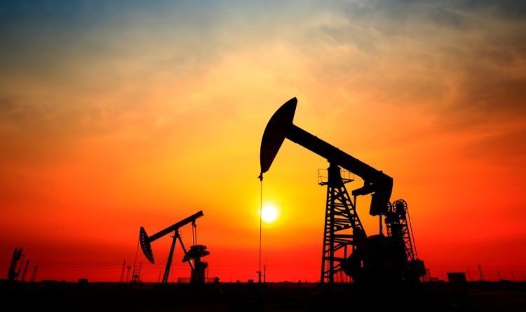 Price of Brent crude oil increases, while price of WTI sharply decreases