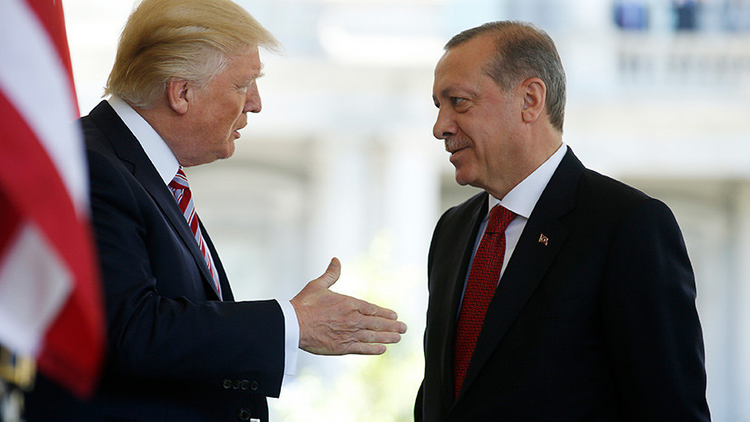 Эрдоган провел телефонные переговоры с Трампом
