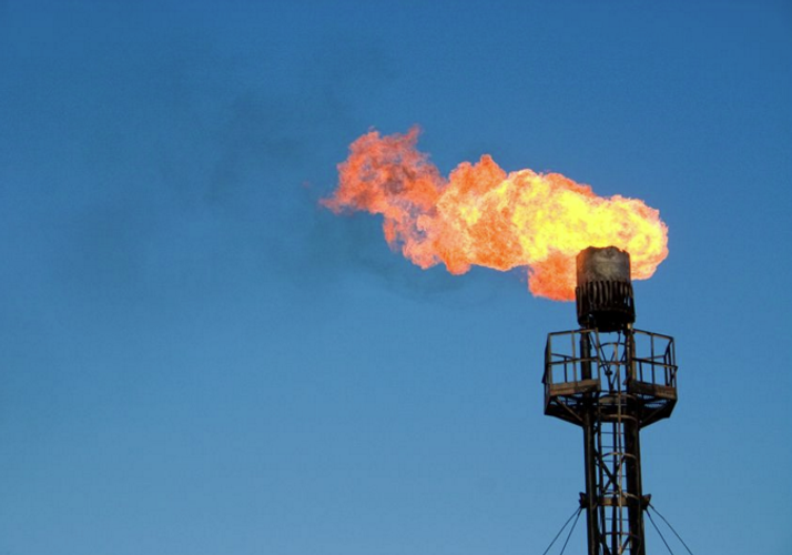 Газ на мировых рынках упал в цене