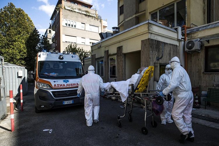 İtaliyada son bir gündə daha 420 nəfər koronavirusdan ölüb