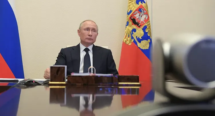 Russian President Vladimir Putin addresses nation on COVID-19 - VIDEO