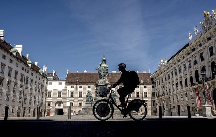 Полиция Австрии: В президентском двореце в Вене бомбы не обнаружено - ОБНОВЛЕНО