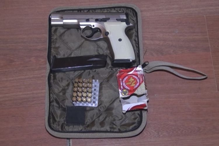 В Ярдымлы из автомобиля изъято 16 кг наркотиков и огнестрельное оружие - ВИДЕО