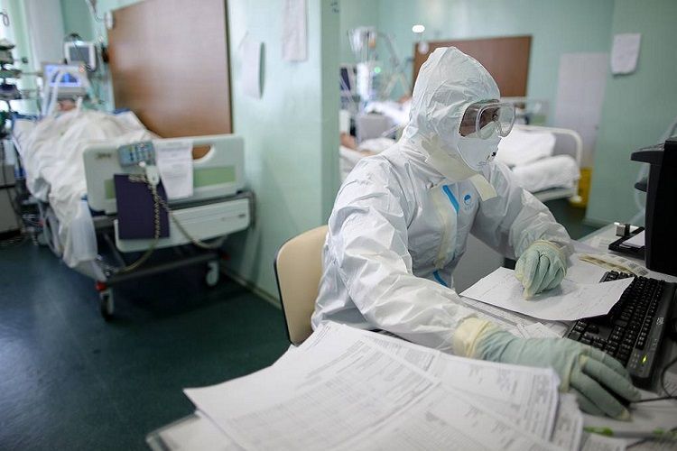 В Москве умерли 65 пациентов с коронавирусом