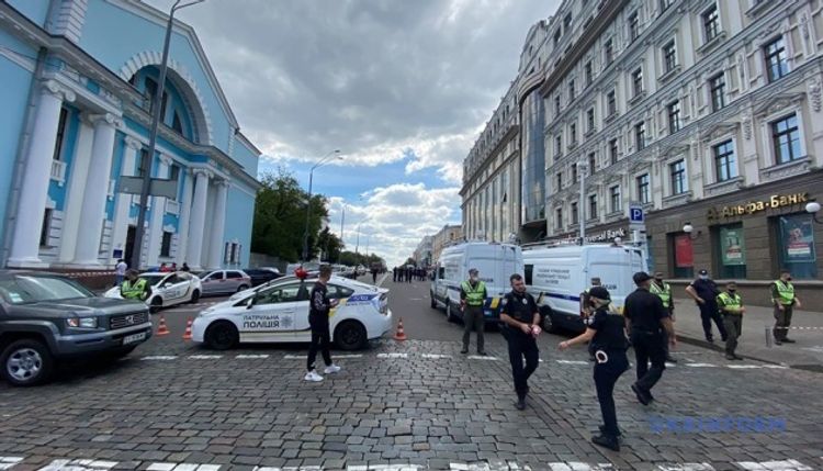 Unknown man makes a bomb threat at ‘Leonardo’ business center in Kyiv center