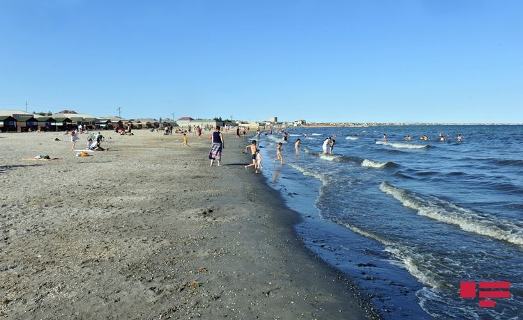 На пляжах Баку и Сумгайыта могут отдыхать одновременно 100 тысяч человек