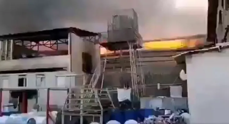 Massive fire reported in Industrial area near Tehran