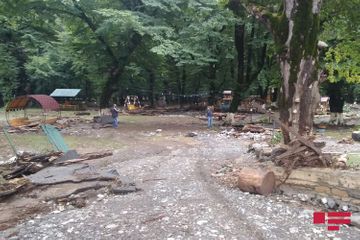 Сель затопил дорогу Исмаиллы-Габала, вода проникла в дома – ФОТО