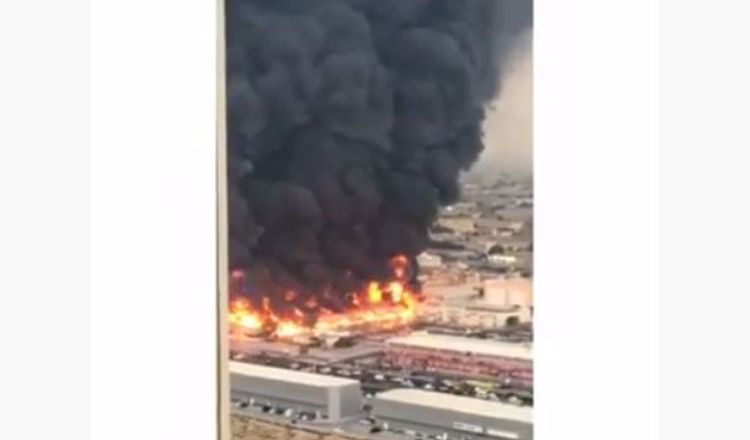 Massive fire breaks out at market in Emirate of Ajman, UAE - VIDEO