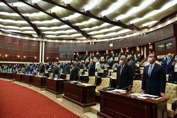 Milli Məclisin növbədənkənar sessiyasının iclası başlayıb