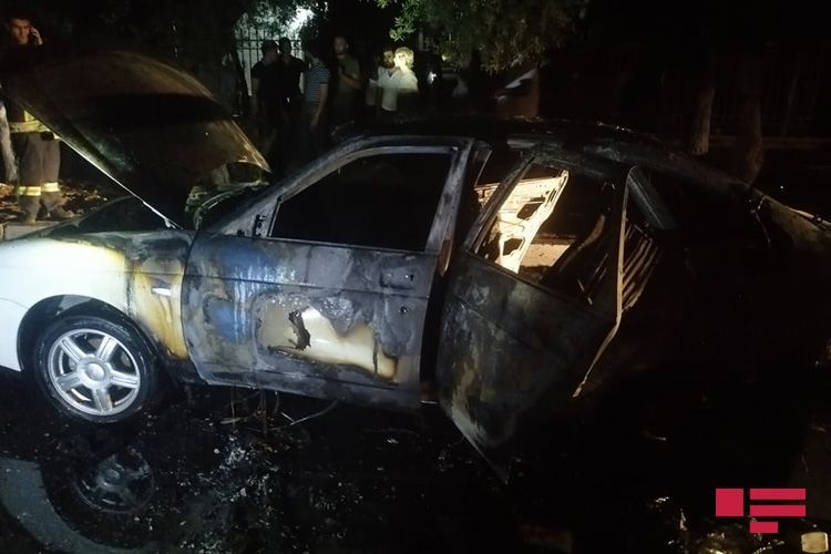 В Сумгайыте взорвалась и сгорела Lada Priora