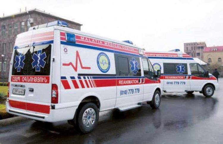 Ermənistanda yol qəzasında bir hərbçi ölüb, 3 hərbçi yaralanıb