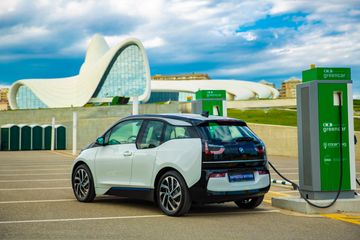 “Improtex Motors” şirkəti ilk dəfə BMW İ3 elektromobilini təqdim edib