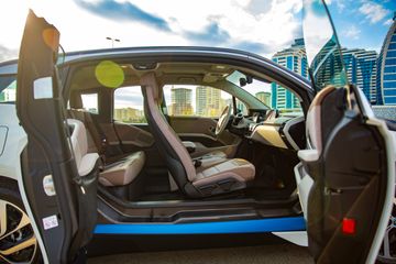 “Improtex Motors” şirkəti ilk dəfə BMW İ3 elektromobilini təqdim edib
