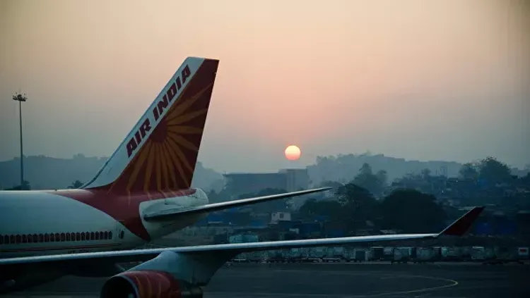 В Индии самолет выкатился за пределы взлетной полосы