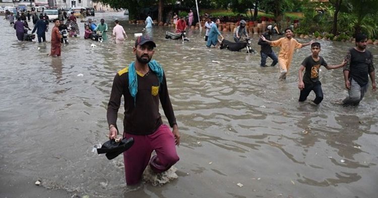 Более 60 человек погибли в Пакистане в результате дождей и наводнений
