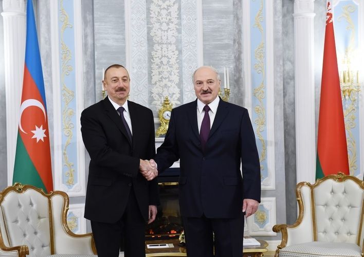 Президент Ильхам Алиев поздравил Александра Лукашенко с избранием на пост президента Беларуси
