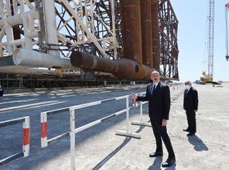 Prezident İlham Əliyev “Qarabağ” yatağının dayaq blokunun dənizə yola salınması mərasimində iştirak edib - YENİLƏNİB