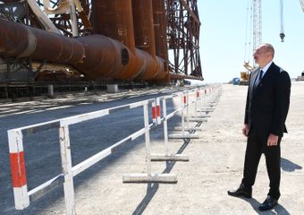 Prezident İlham Əliyev “Qarabağ” yatağının dayaq blokunun dənizə yola salınması mərasimində iştirak edib - YENİLƏNİB