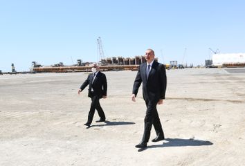 Prezident İlham Əliyev “Qarabağ” yatağının dayaq blokunun dənizə yola salınması mərasimində iştirak edib - YENİLƏNİB
