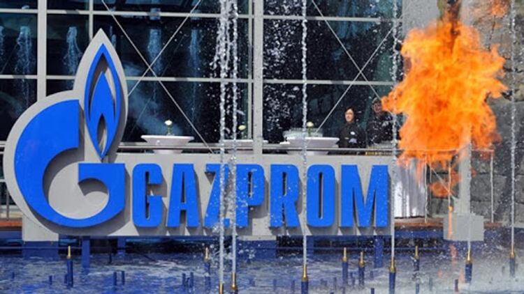 Доходы «Газпрома» от экспорта газа упали вдвое