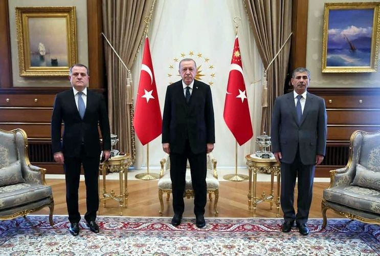 Министр обороны Азербайджана находится с рабочим визитом в Турции