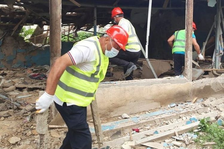 МЧС: В Товузе начались работы по ремонту и восстановлению домов, ставших аварийными в результате армянской провокации