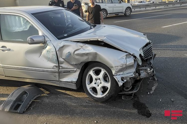 В Баку произошла цепная авария с участием 5-6 автомобилей – ФОТО - ВИДЕО