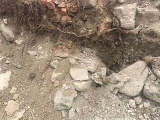 В Азербайджане во время строительства дороги обнаружены древние исторические памятники и образцы искусства