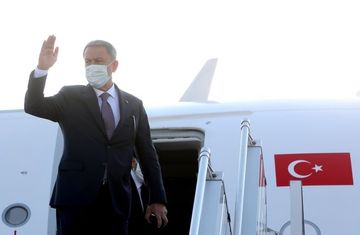 Hulusi Akar hərbi heyətlə Azərbaycanda səfərdədir - FOTO - YENİLƏNİB
