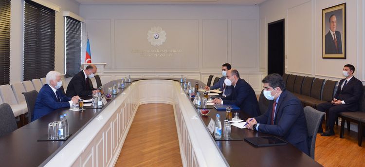 Azerbaijani Minister of Education meets with Russian ambassador