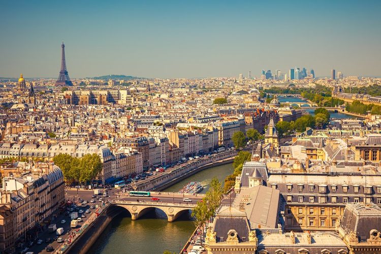 Paris və Marsel şəhərləri koronavirusla bağlı yüksək risk zonaları elan edilib