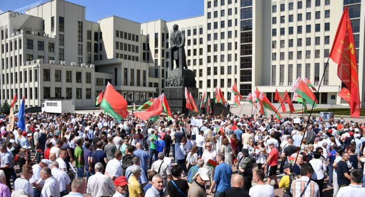 Minskdəki müxalifət tərəfdarları Azadlıq Meydanına gediblər - FOTO - YENİLƏNİB - 1