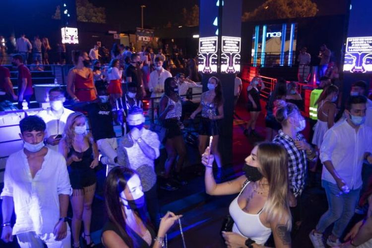 Italy closes nightclubs as coronavirus cases rise among young