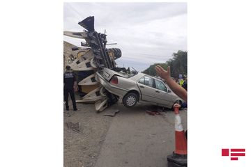 Samuxda ağır yol qəzasında polis zabiti və bir qadın ölüb - FOTO - YENİLƏNİB