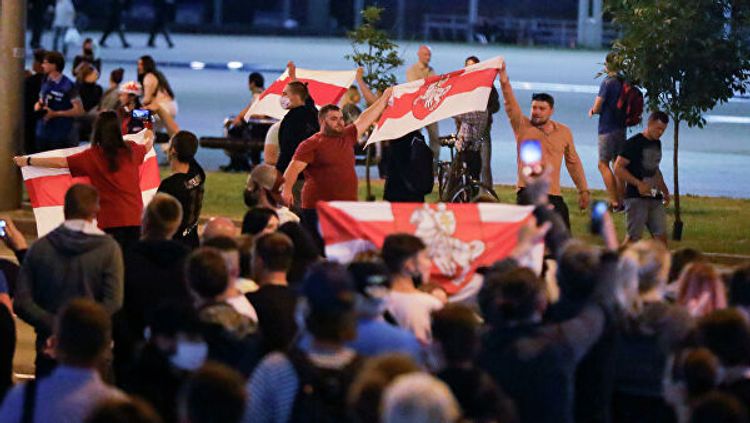 Макрон поддержал протесты в Белоруссии