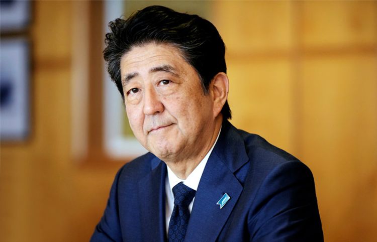 Премьер-министр Японии попал в больницу