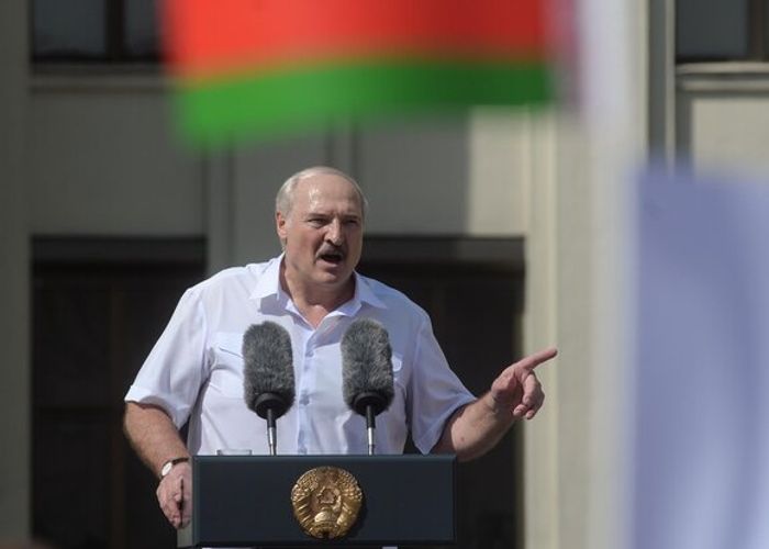 Лукашенко сообщил, что предлагал оппозиции пересчет голосов