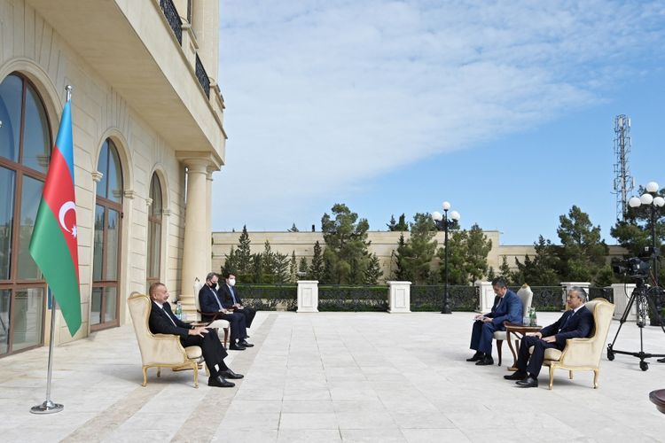 Президент Ильхам Алиев принял верительные грамоты новоназначенного посла Узбекистана - ОБНОВЛЕНО