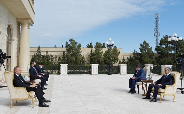 President Ilham Aliyev receives credentials of incoming Uzbek ambassador - UPDATED