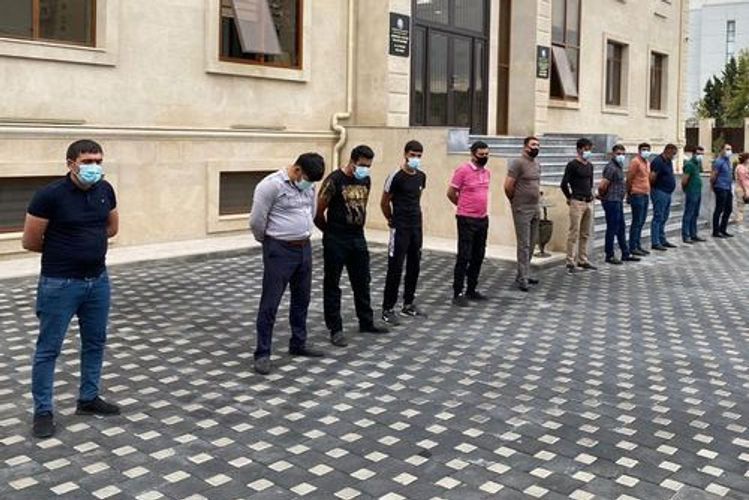 В Баку выявлены ресторан и кафе, нарушившие требования карантинного режима, оштрафованы 38 человек