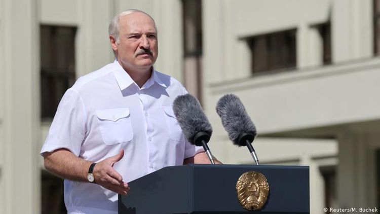 Лукашенко обвинил Запад в финансировании уличных акций и беспорядков в Беларуси