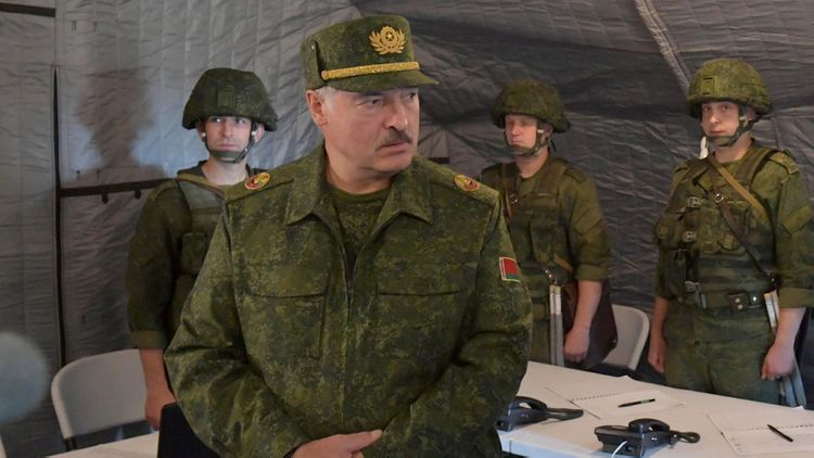 Лукашенко: Войска НАТО подошли к белорусским границам 